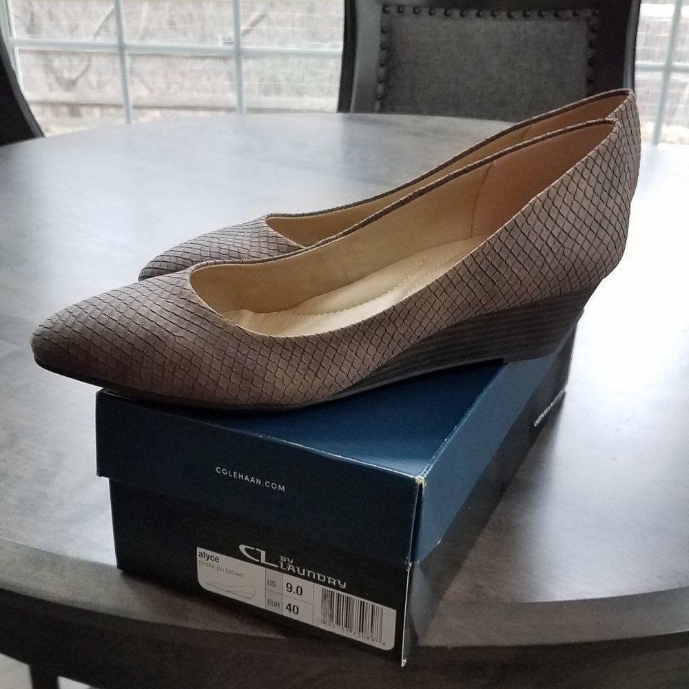Alyce Wedge pump